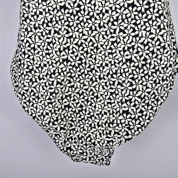 NWOT NipTuck Swim Black & White Daisy Shape Wear Halter One piece Swimsuit S-8 - Picture 7 of 10